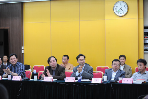 图为座谈会现场
