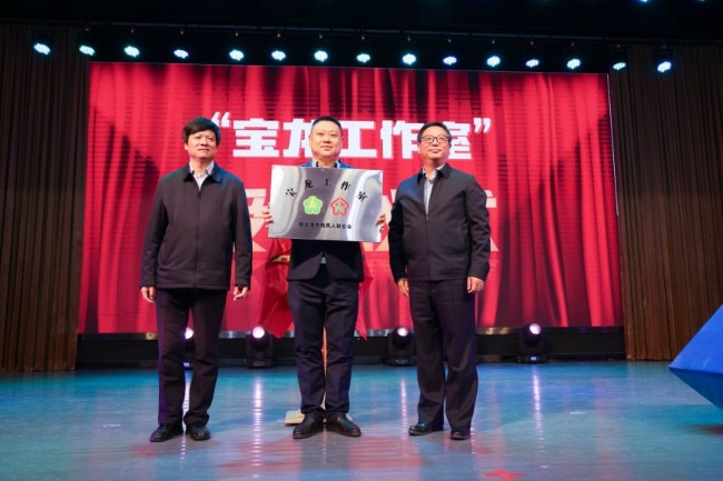 工作室.jpg 工作室.jpg